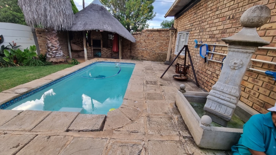 3 Bedroom Property for Sale in Potchefstroom South North West